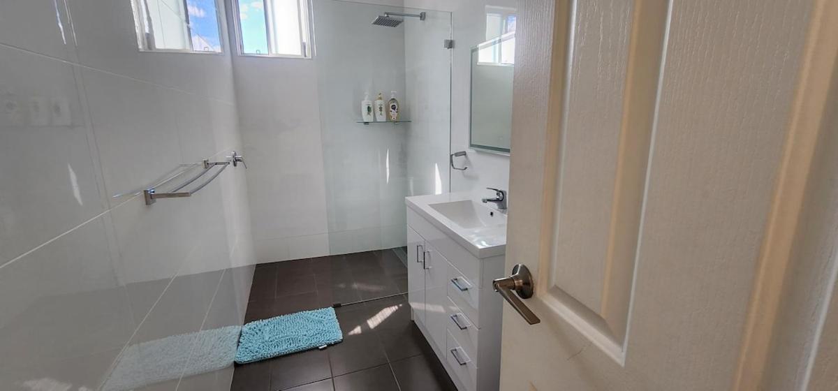 Suncoast 36B Studio A Short Walk To Wollongong Hospital With Parking Villa Exterior photo