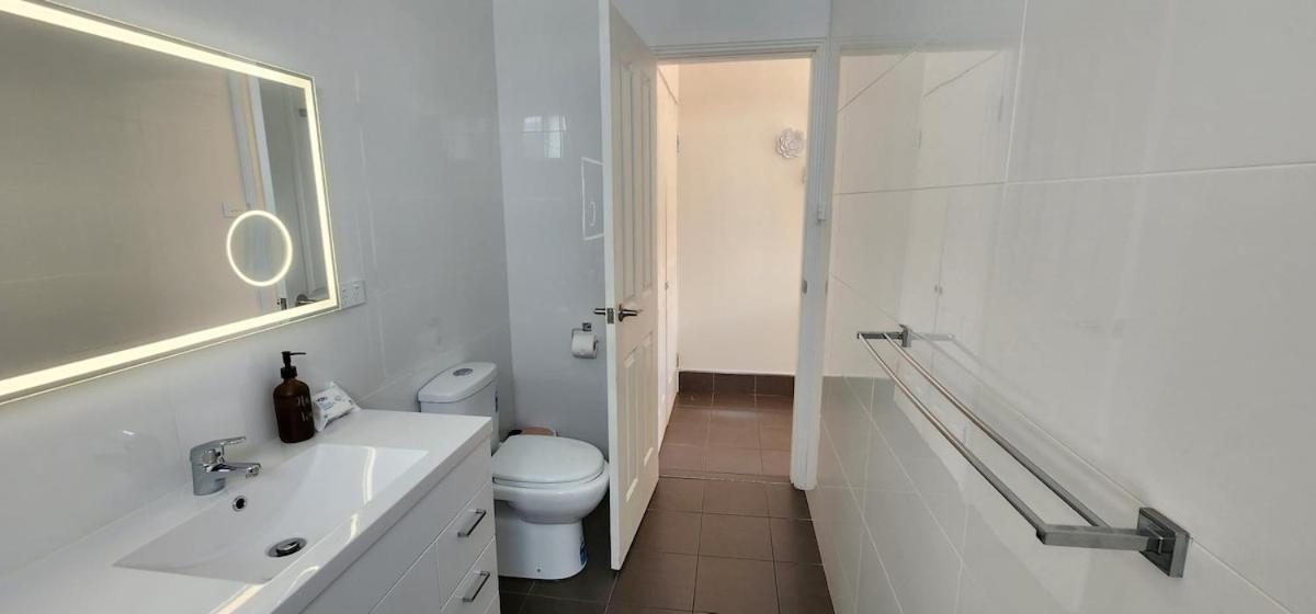 Suncoast 36B Studio A Short Walk To Wollongong Hospital With Parking Villa Exterior photo