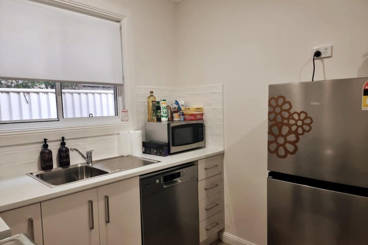 Suncoast 36B Studio A Short Walk To Wollongong Hospital With Parking Villa Exterior photo